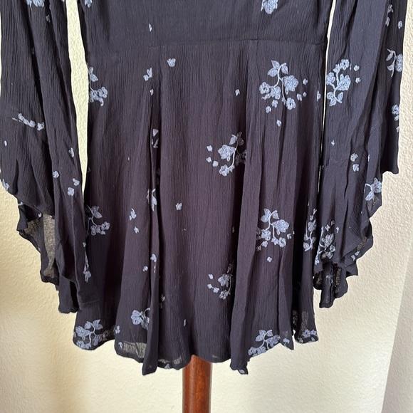 Free People bell sleeve flowy dress - Picture 7 of 7